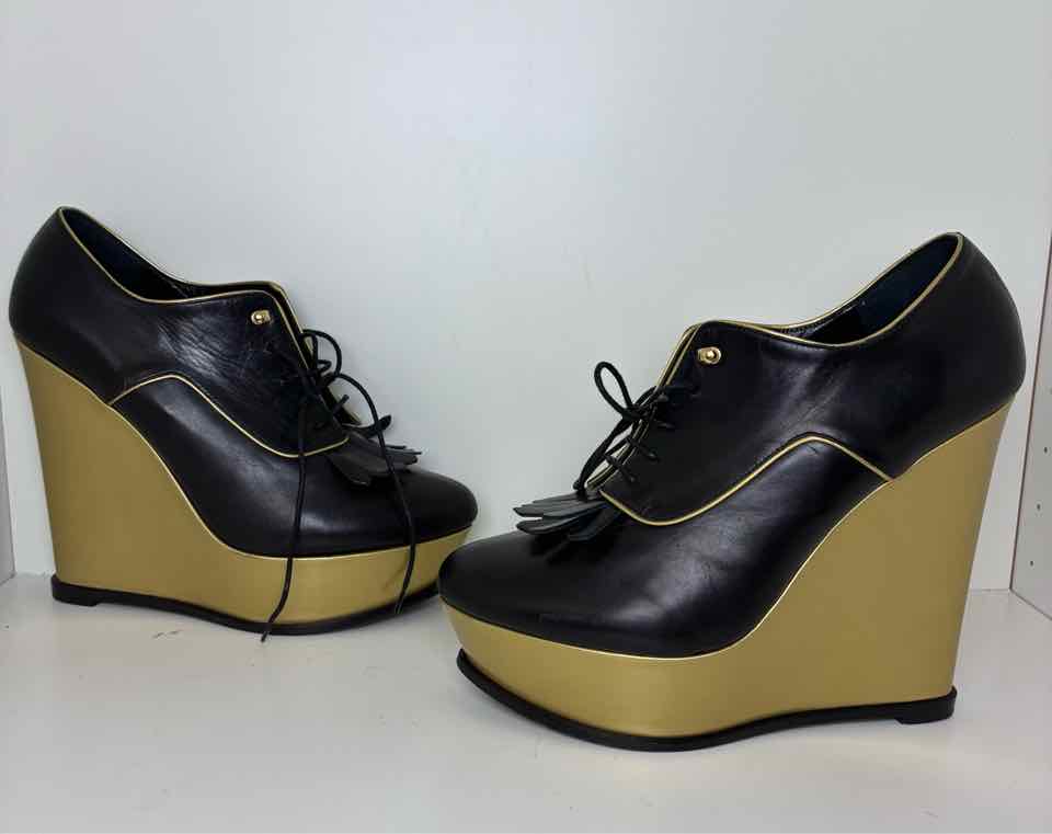 Versace Size 41 Leather Black Pumps w/ Gold Wedge and Details and Fringe