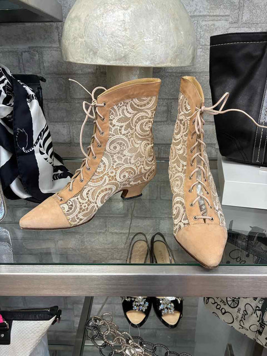 Dolly Duz Vintage Tan Leather and Sheer embroidered Lace Panels. Size 39