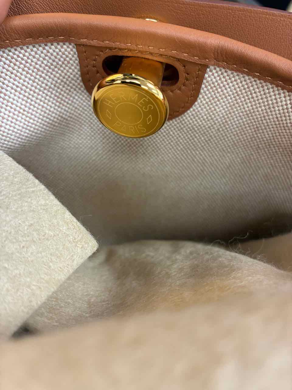 Hermes Tablier Sellier Fauve (Tan) Leather Shoulder or Hand Carry Purse