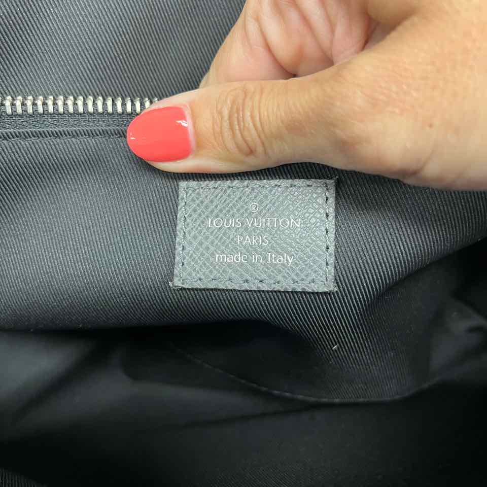 Louis Vuitton Gray Taiga Flap Messanger Bag