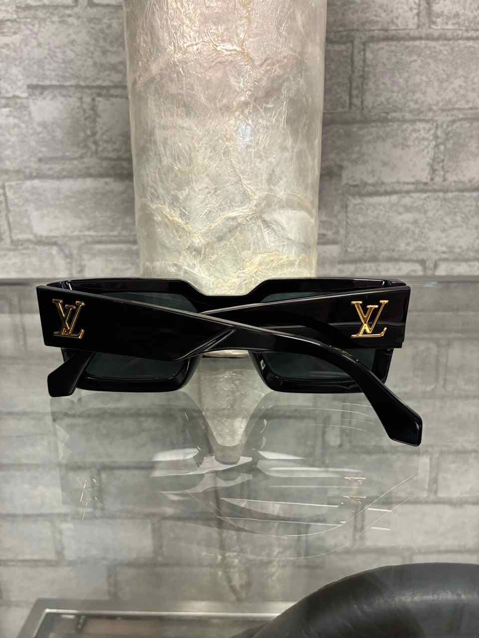 Louis Vuitton LV Clash Square Sunglasses Black/Gold