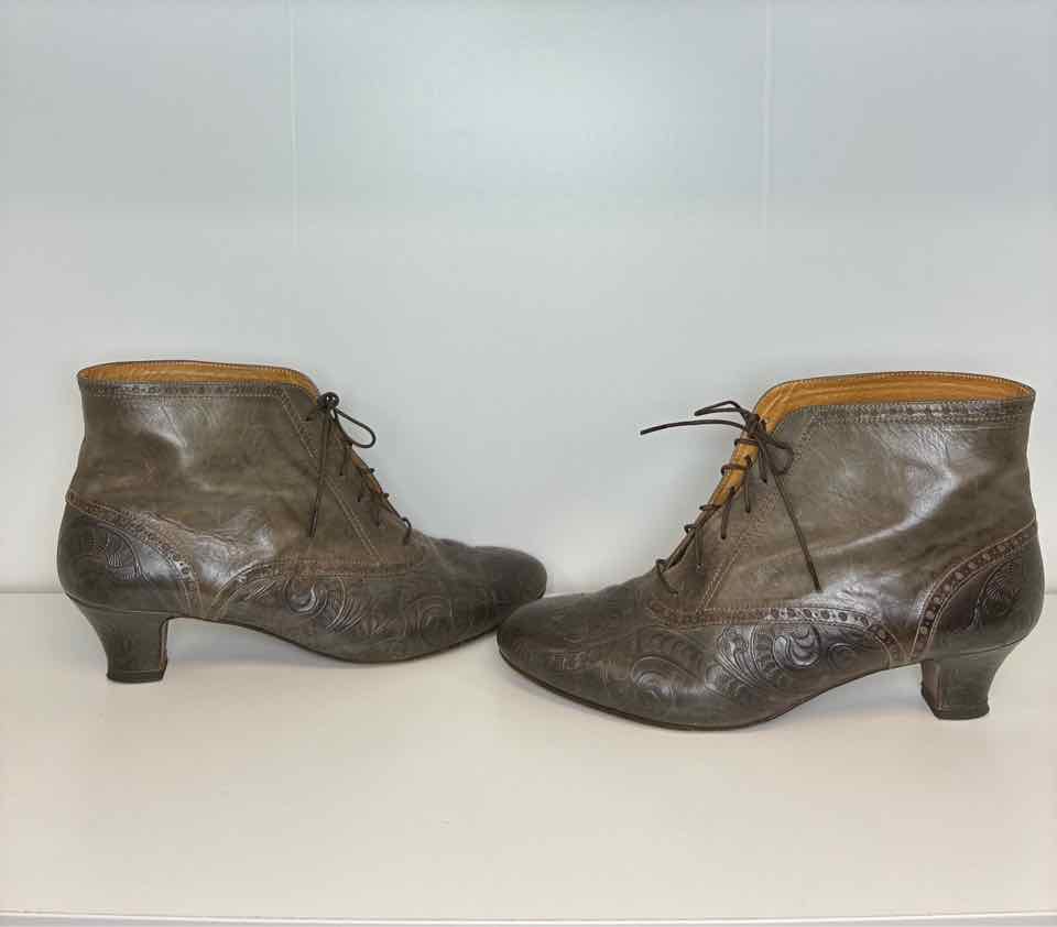 Perry Ellis Vintage Size 9 Brown Leather Lace-Up Ankle Boots