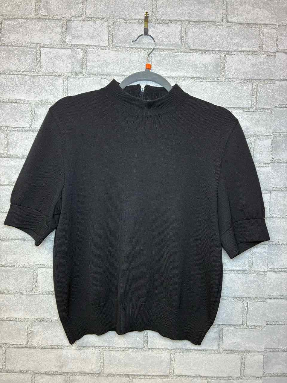 St.John Basics Black Medium Top