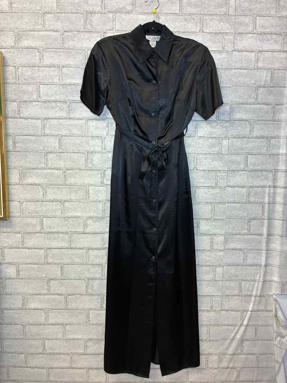 Deborah James Small Black Collared Button-Up Dress