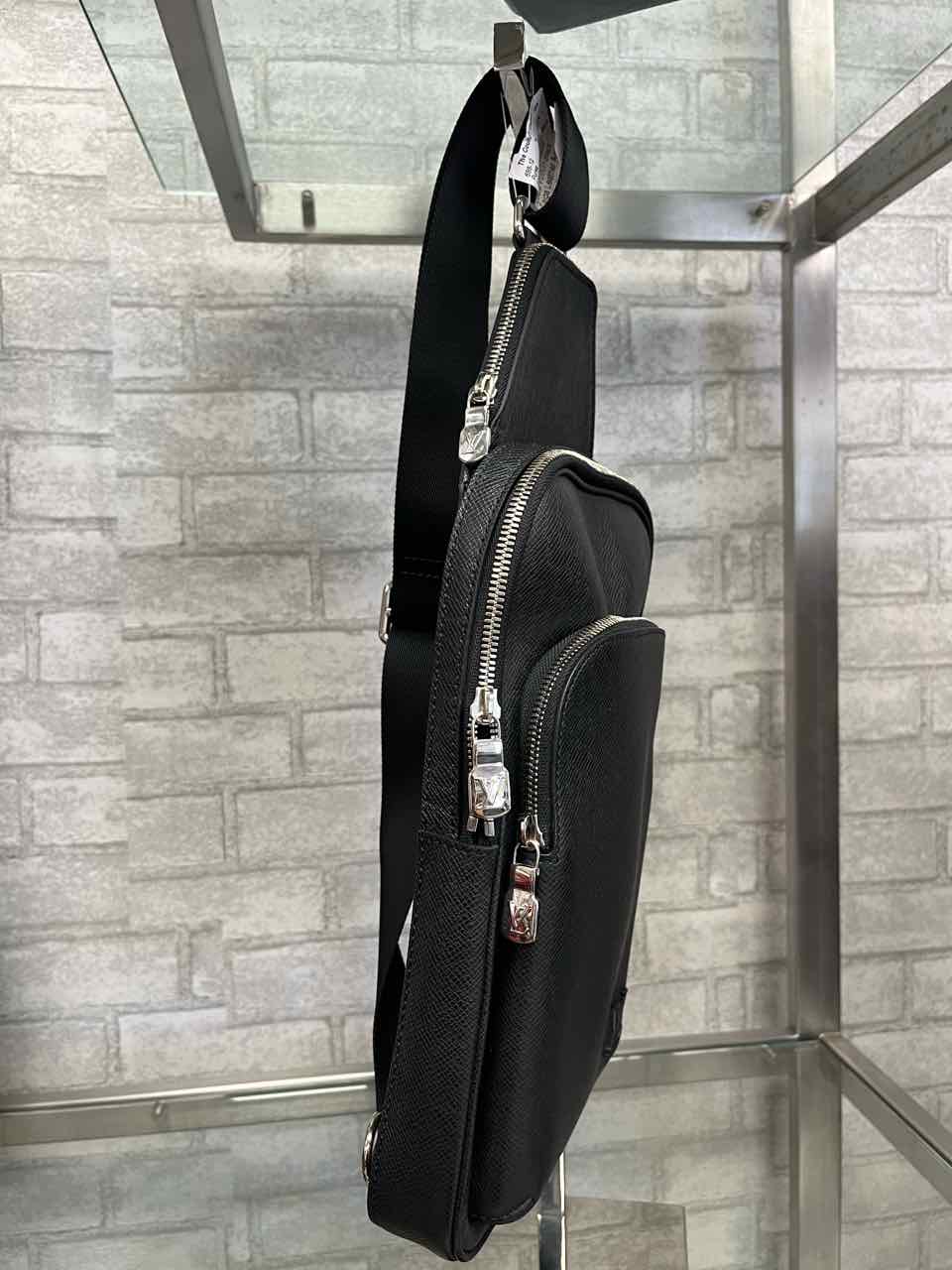 Louis Vuitton Unisex Black Purse