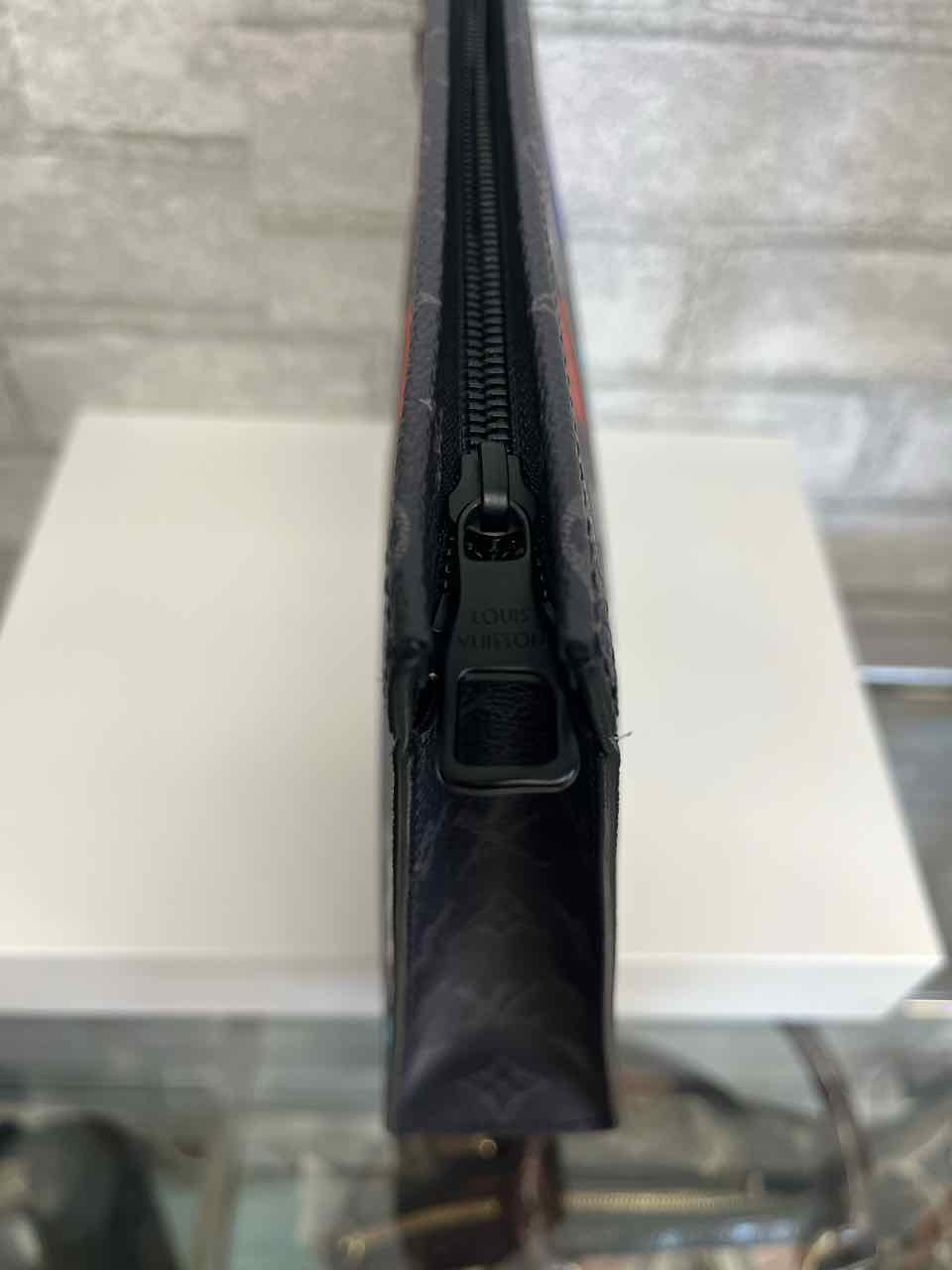 Louis Vuitton Unisex Monogram Eclipse Canvas Black Print Purse