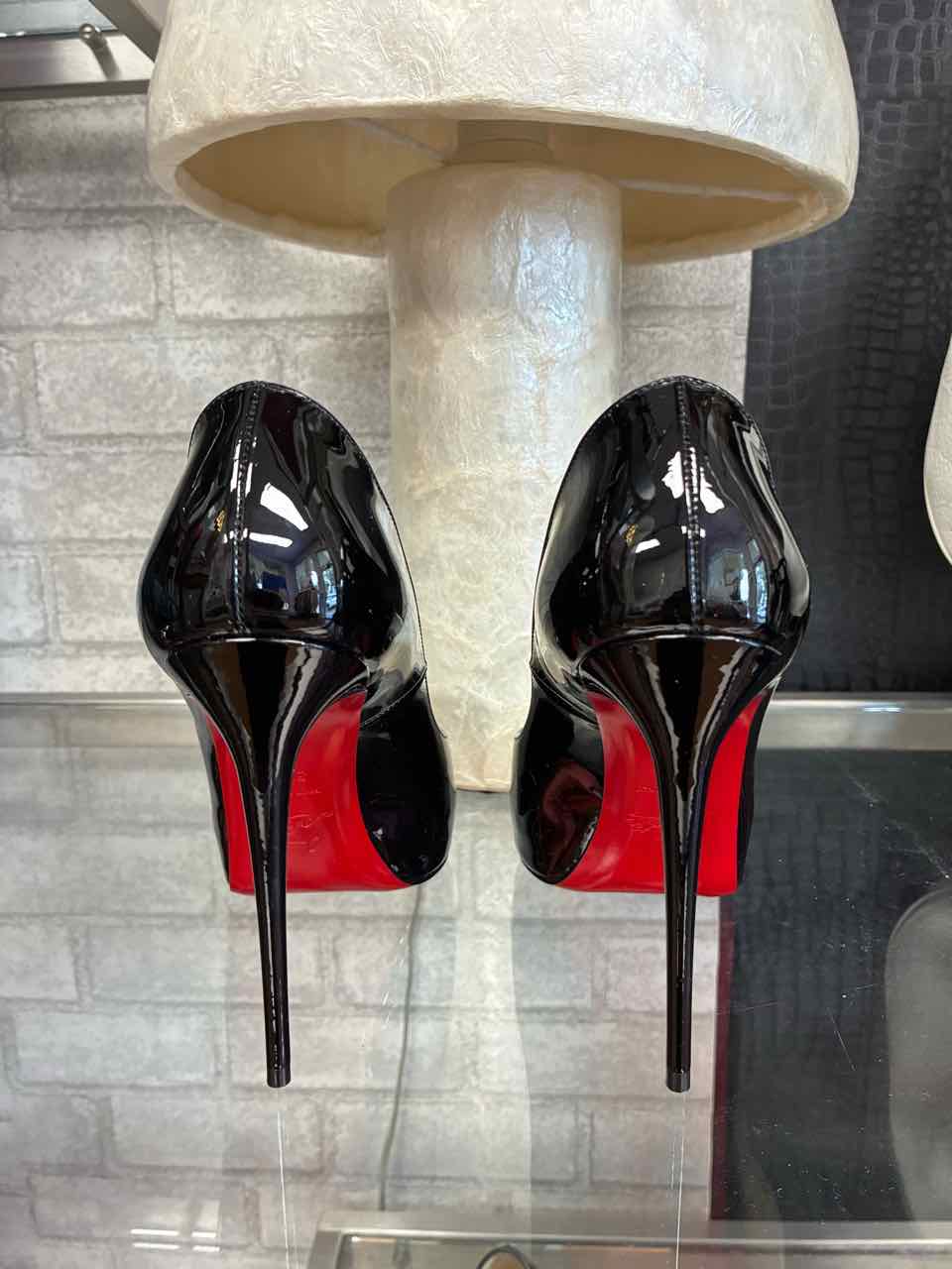 Christian Louboutin Black Leather Shoe Size 6.5 Pumps