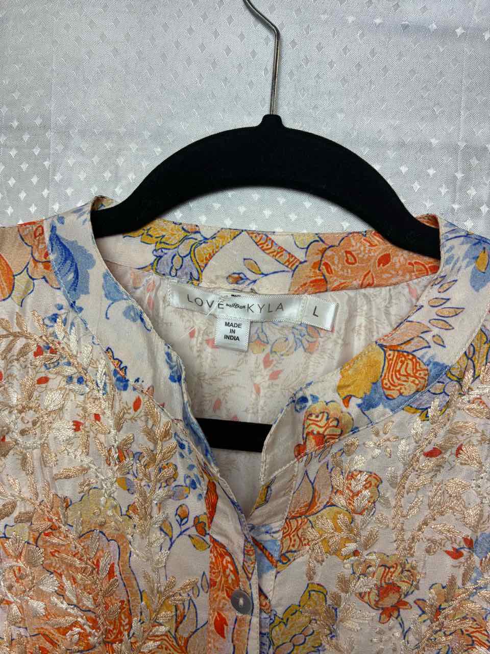 Love Kyla White Floral Blouse Size XL Silk Poly Blend