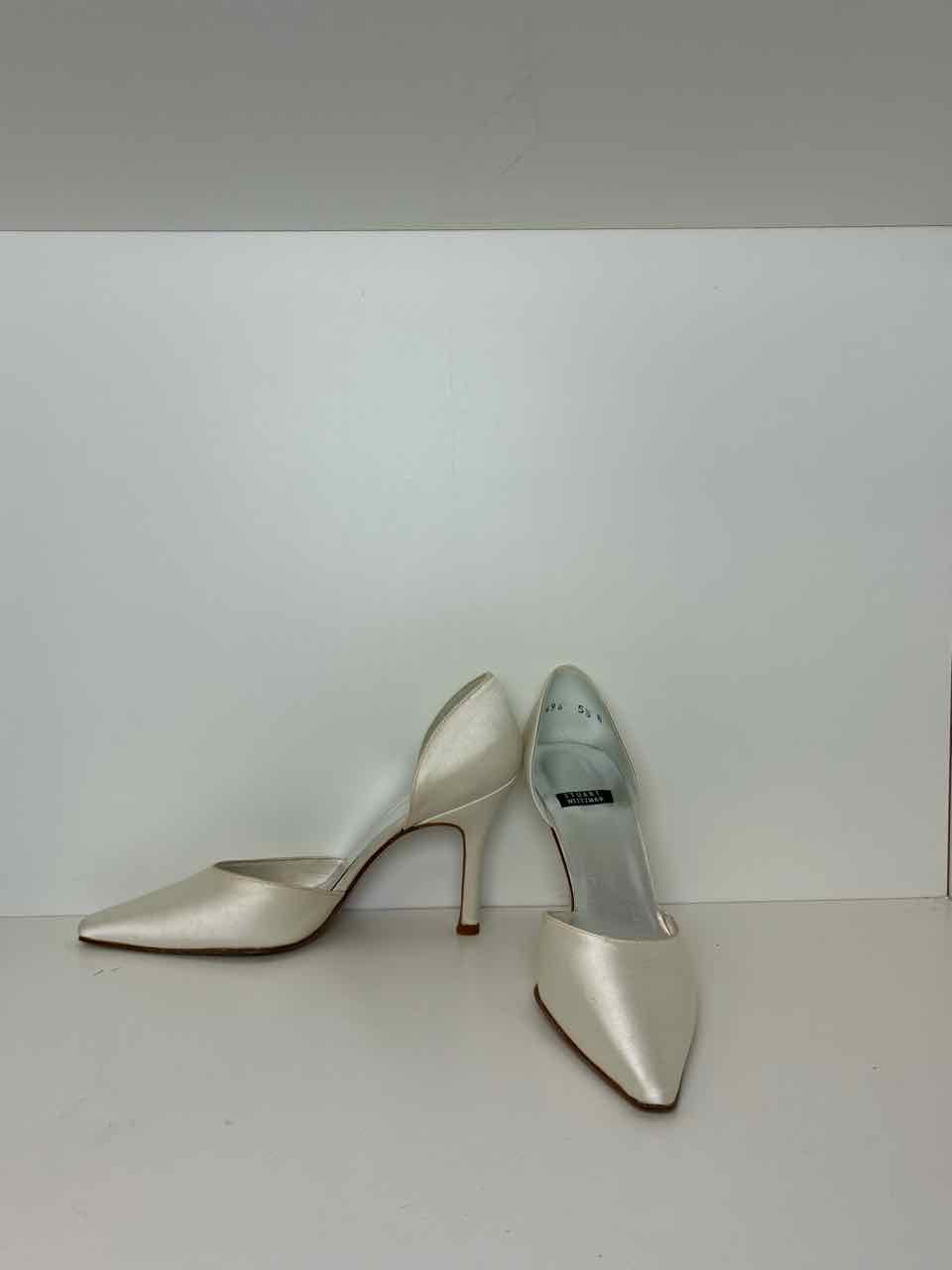 Stuart Weitzman Size 5.5 Ivory Satin Pointed Toe Heels
