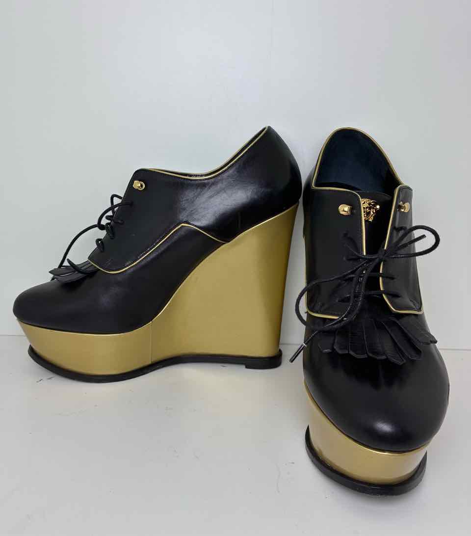 Versace Size 41 Leather Black Pumps w/ Gold Wedge and Details and Fringe