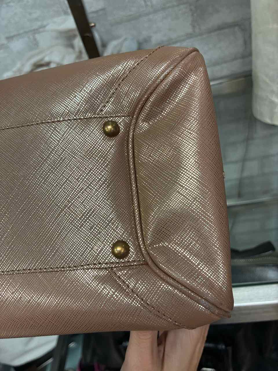 Ferragamo Nicoletta Saffiano Leather gold/bronze purse