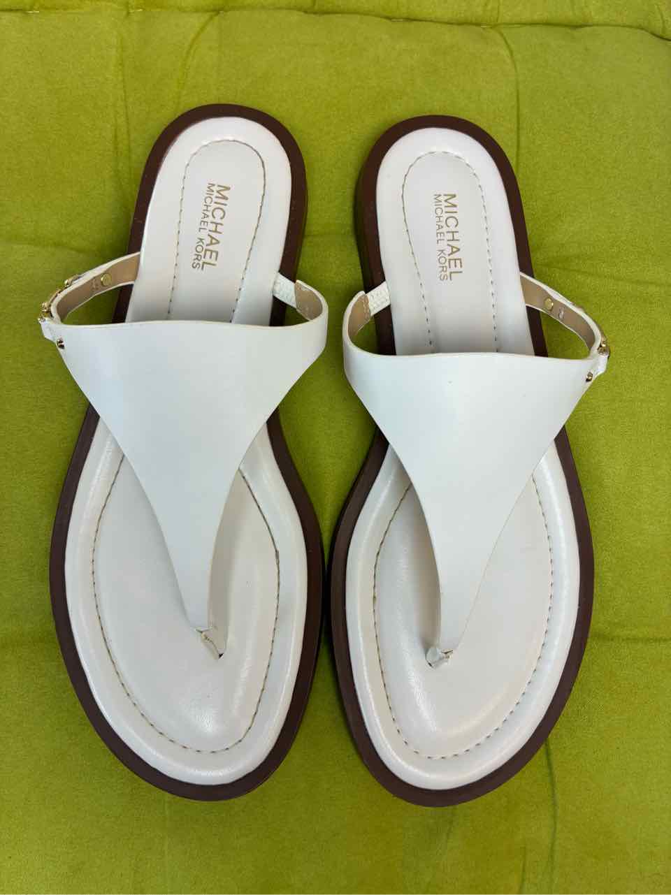 Micheal Kors White Shoe Size 9 Sandals