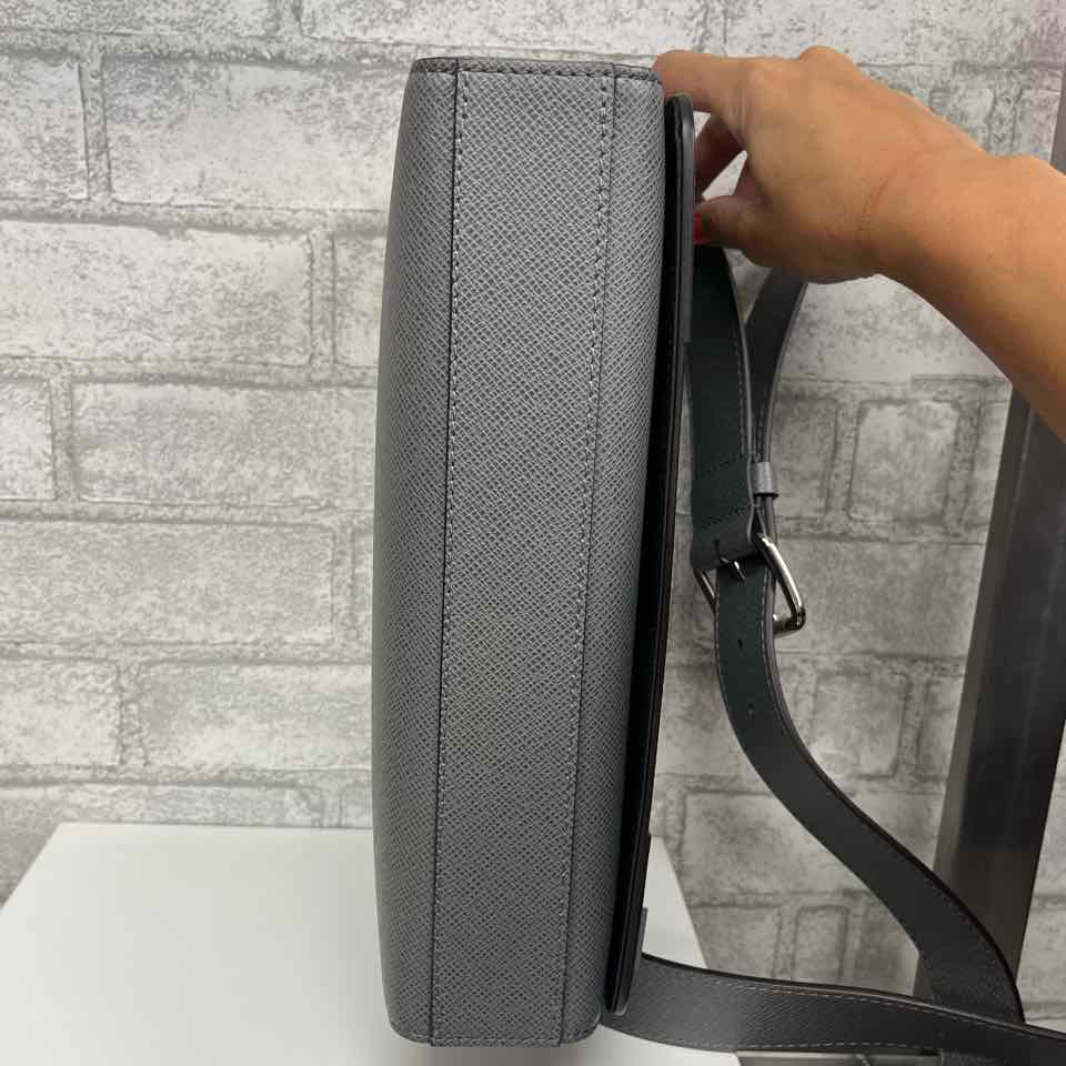 Louis Vuitton Gray Taiga Flap Messanger Bag
