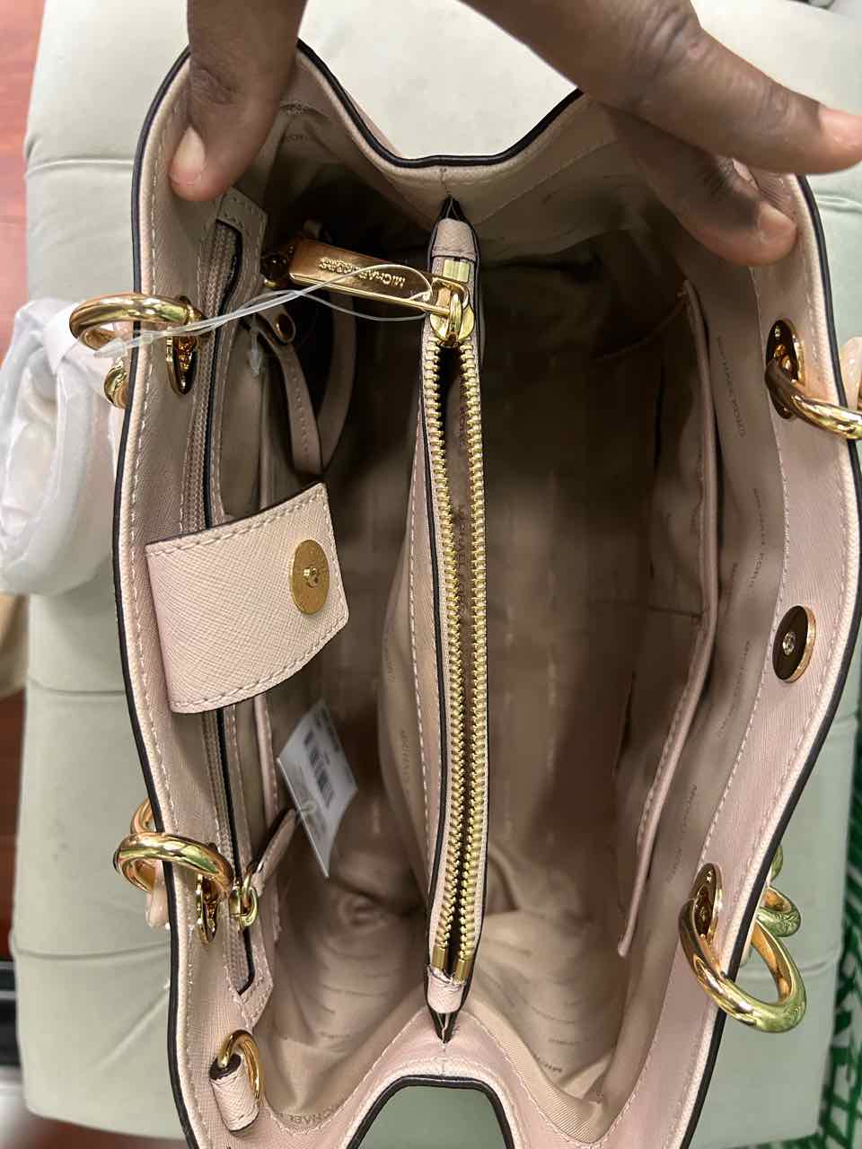 Micheal Kors Cynthia Medium Satchel in Pale Pink Saffiano Leather