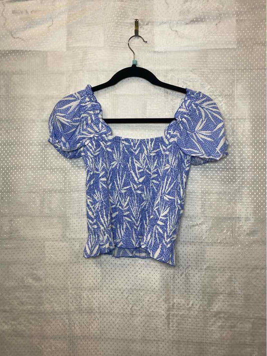 Skemo blue and white puffed sleeve top S