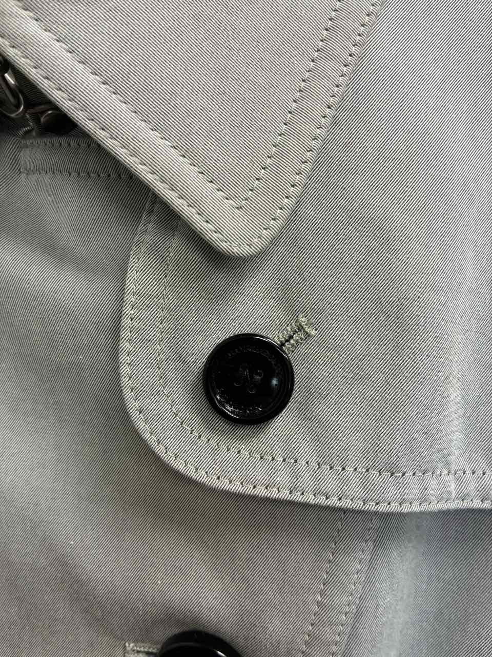 Burberry London Sandringham Medium Trench Coat in Light Grey Size 8