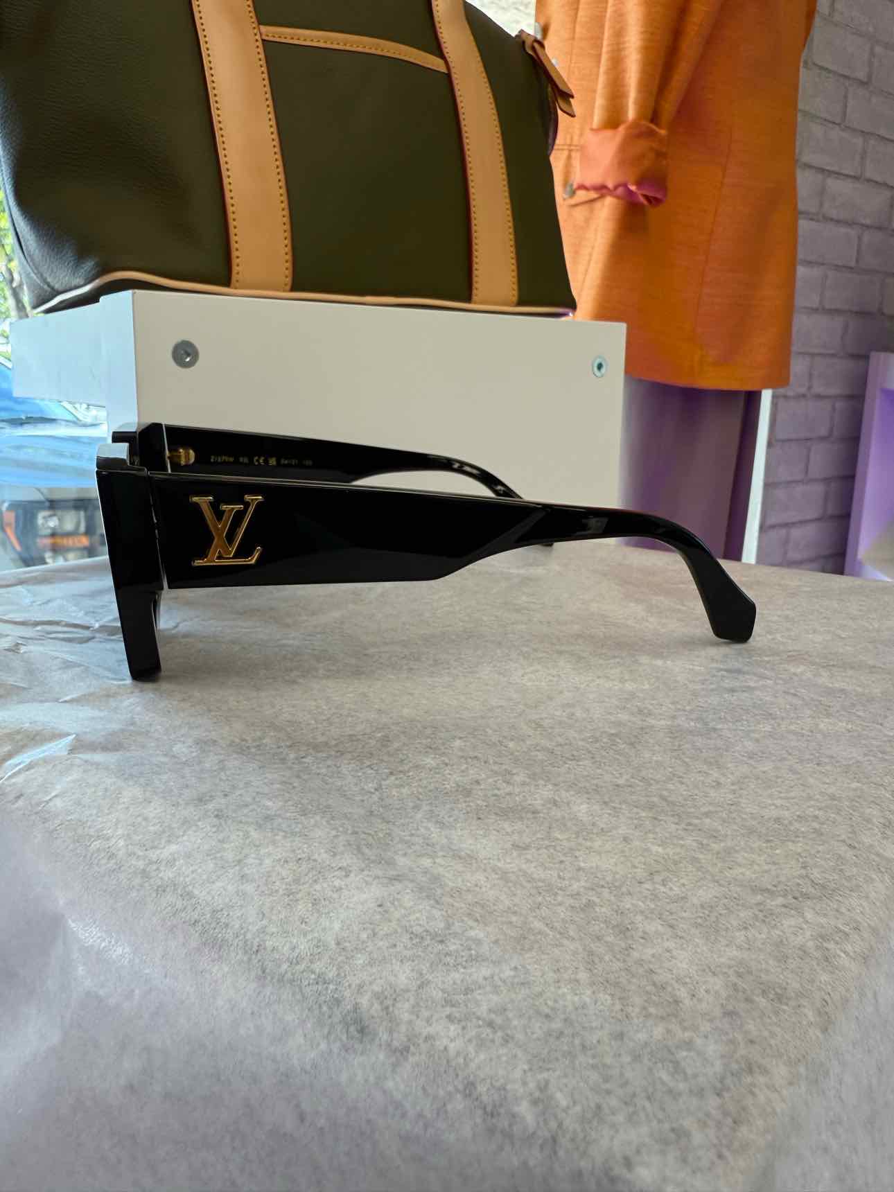 Louis Vuitton LV Clash Square Sunglasses Black/Gold