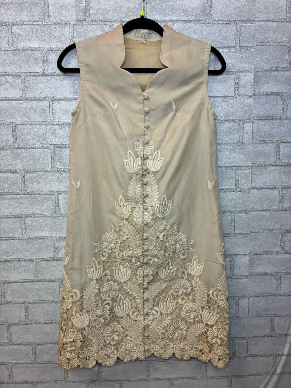 No Brand Size 8 Cream Button Up Embroidered Floral Dress