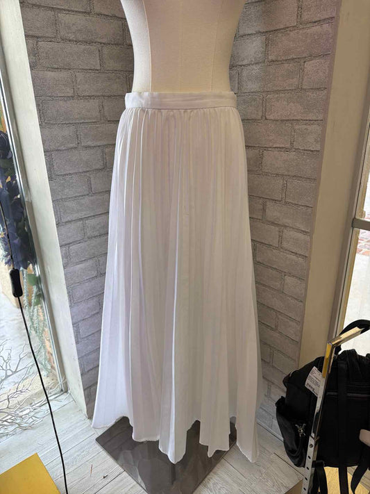 Banana Republic white pleaded skirt