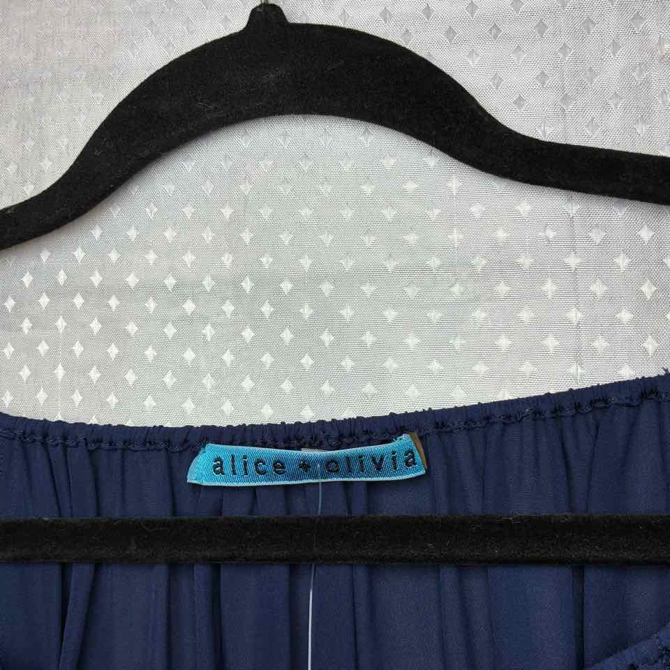 Alice + Olivia Silk navy blouse M