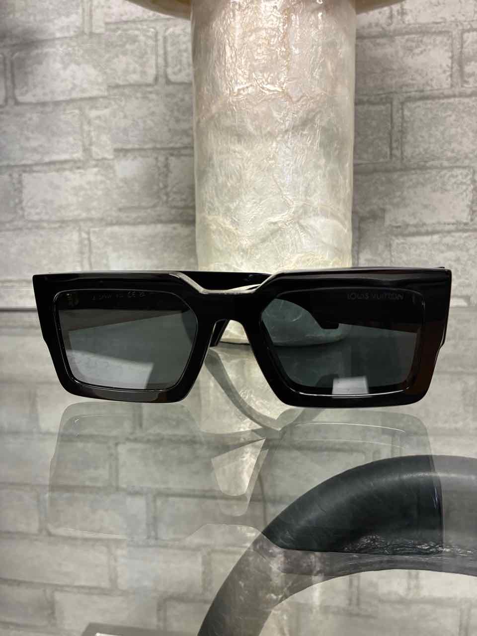 Louis Vuitton LV Clash Square Sunglasses Black/Gold