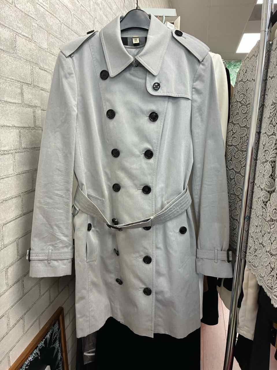 Burberry London Sandringham Medium Trench Coat in Light Grey Size 8