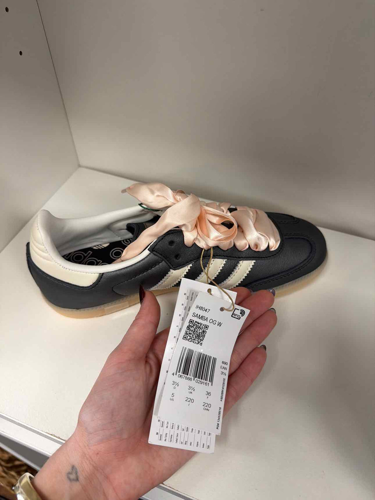 Adidas woman samba og ribbon lace