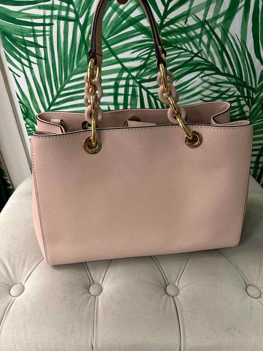Micheal Kors Cynthia Medium Satchel in Pale Pink Saffiano Leather