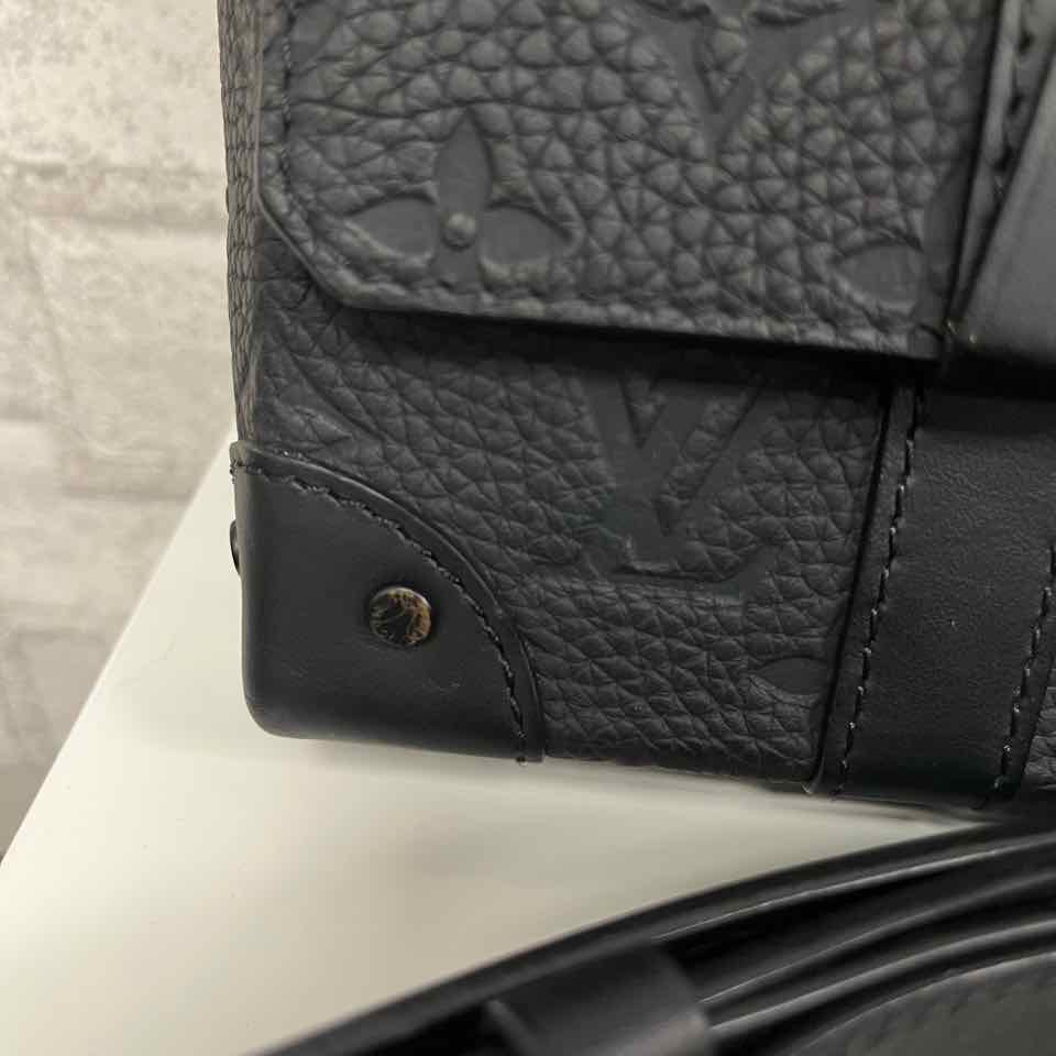 Louis Vuitton Black Taurillon Monogram Trunk Messenger Bag
