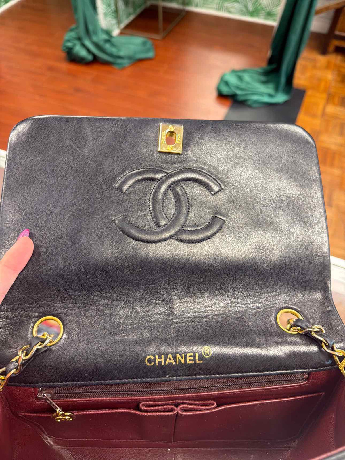 Chanel Black Quilted Flap Leather Shoulder Bag w/ CC Turnlock Purse