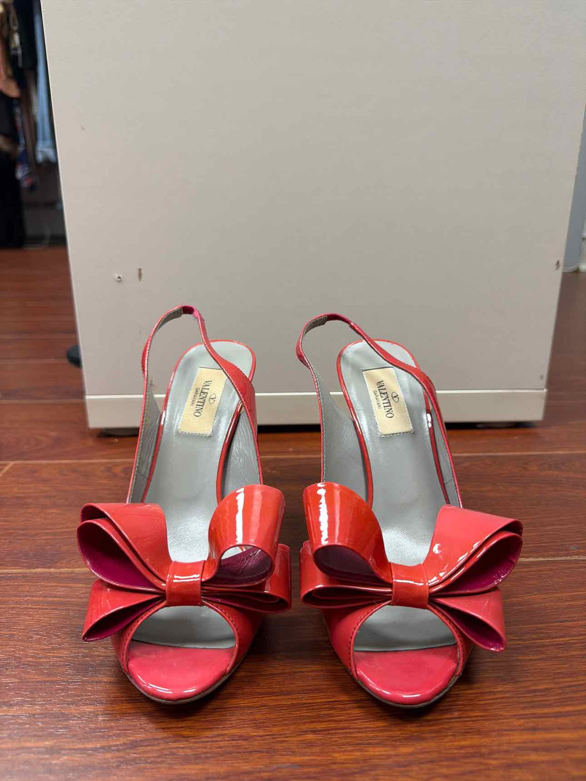 Valentino pink/red heel