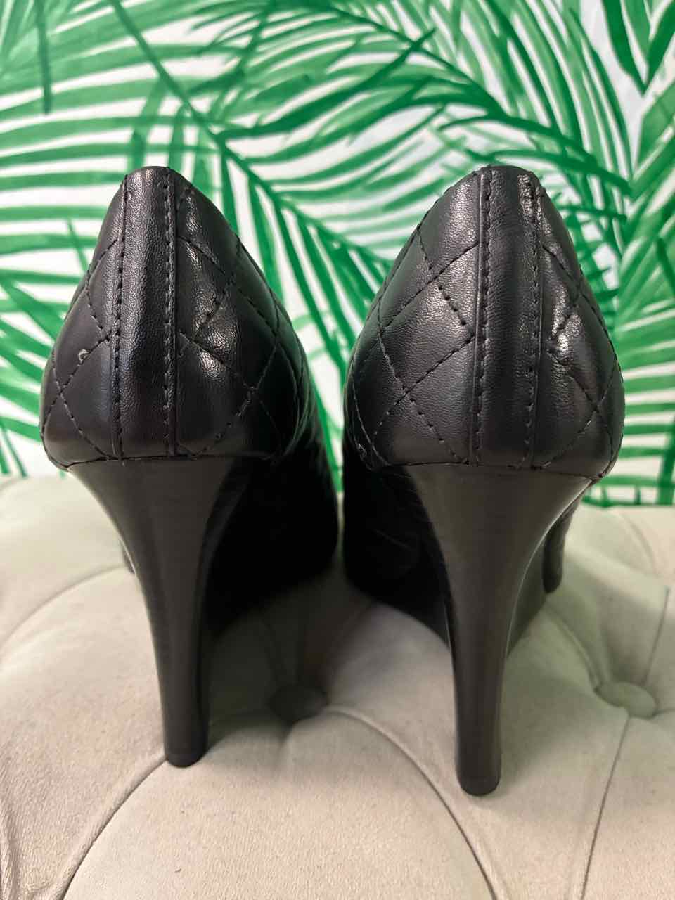 Tory Burch Size 9 Black Quilted Leather Wedge Heels w/ Gold Cap Toes