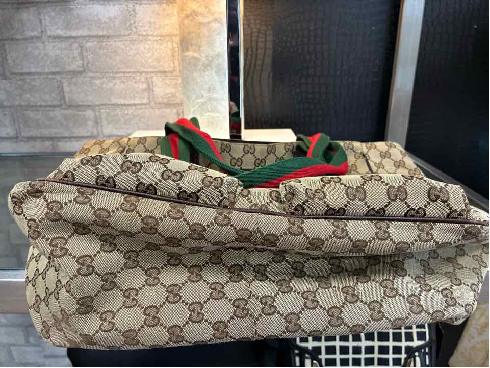 Gucci GG Canvas Supreme Pocket Tote