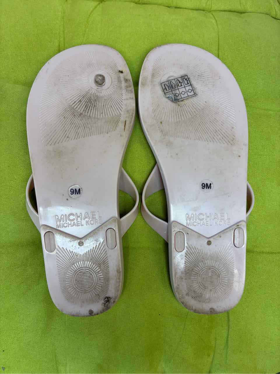 Michael Kors Size 9 Lillie Jelly Thong Soft Pink