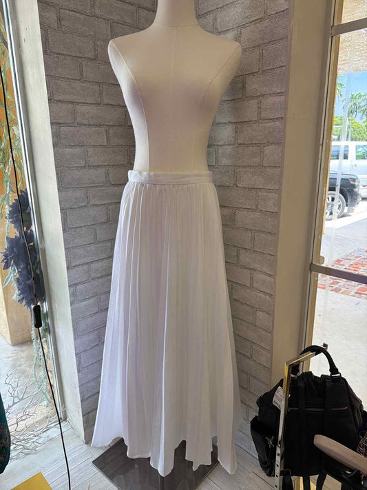 Banana Republic white pleaded skirt