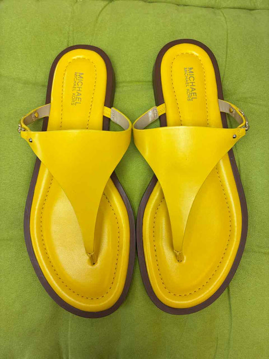 Michael Kors Yellow Leather Daniella Flat Thong 9. Brand New never Worn