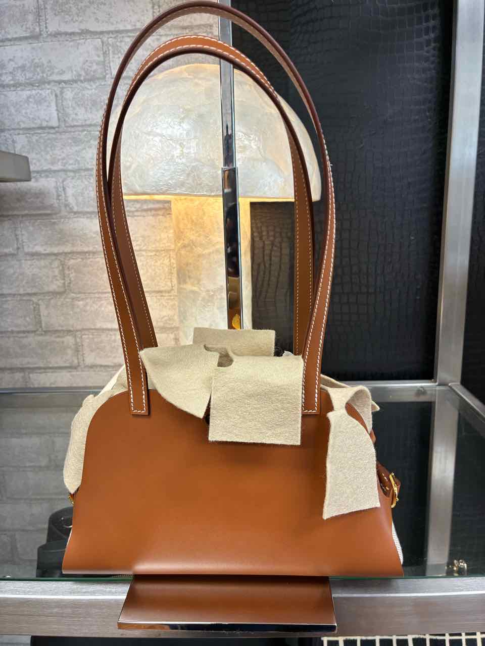 Hermes Tablier Sellier Fauve (Tan) Leather Shoulder or Hand Carry Purse